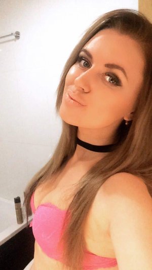 Nevae incall escort in West Des Moines